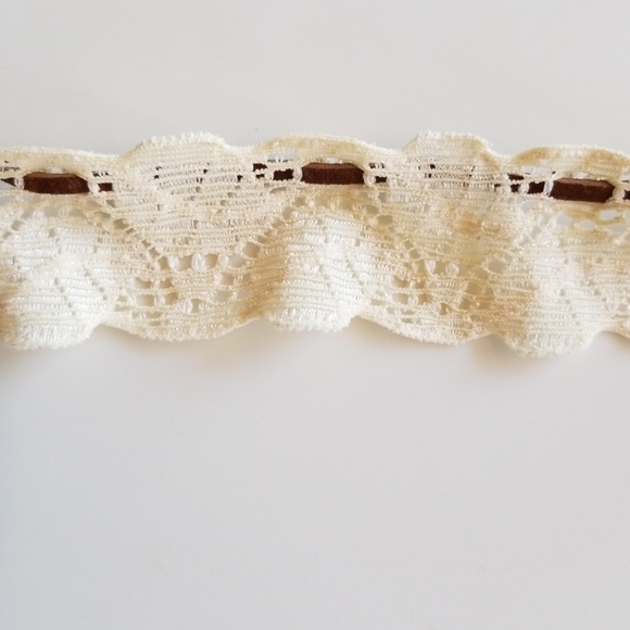 Lace, Leather & Coconut Shell Choker - Picture 5 of 8